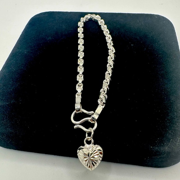 Jewelry - Bali Sterling silver heart bracelet / great detail/shine New